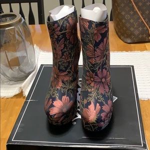 Floral print booties